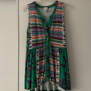 Women’s sleeveless  Green multi Cupio top size large. Excellent condition
